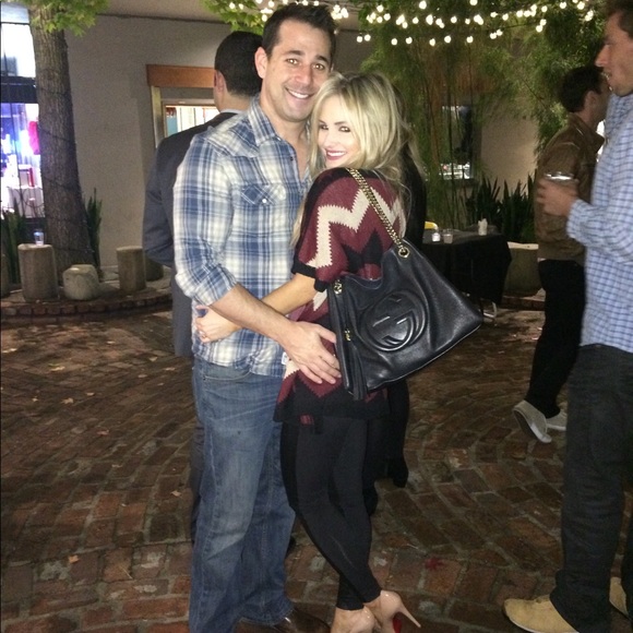 Meet your Posher, Elin - Picture 7 of 11